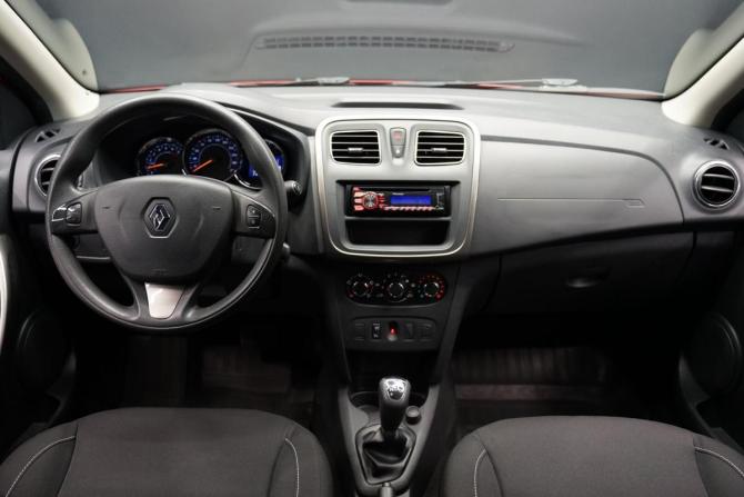 Renault Sandero II с пробегом 2015 года, цена 988 000 рублей, 77000 км, хэтчбек, Автокод Объявления