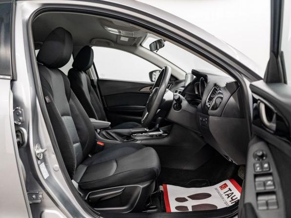 Mazda Axela III Рестайлинг с пробегом 2016 года, цена 1 157 000 рублей, 155700 км, хэтчбек, Автокод Объявления