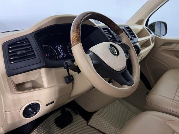 Volkswagen Multivan T6 с пробегом 2018 года, цена 4 200 000 рублей, 68601 км, минивэн, Автокод Объявления