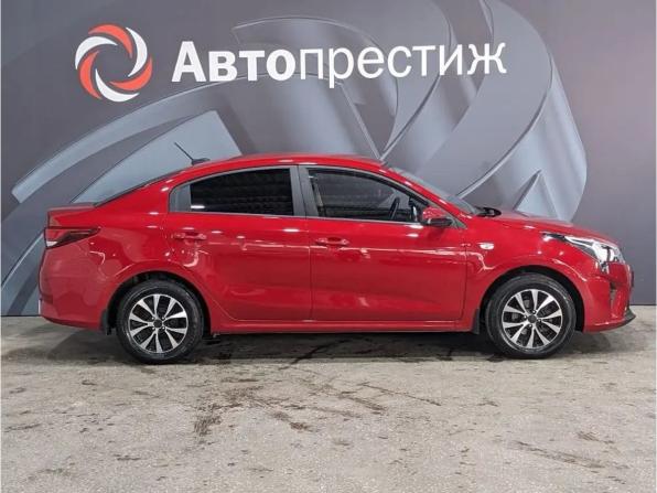 Kia Rio IV Рестайлинг с пробегом 2021 года, цена 1 259 000 рублей, 92000 км, седан, Автокод Объявления