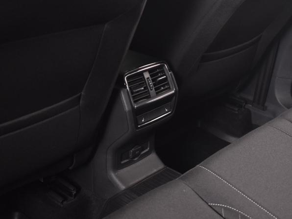 Skoda Karoq I с пробегом 2022 года, цена 2 475 995 рублей, 59586 км, внедорожник, Автокод Объявления