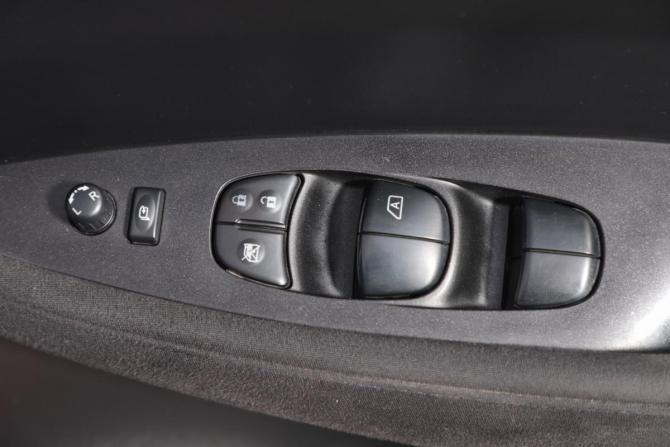 Nissan Leaf I (ZE0/AZE0) с пробегом 2014 года, цена 549 000 рублей, 175000 км, хэтчбек, Автокод Объявления