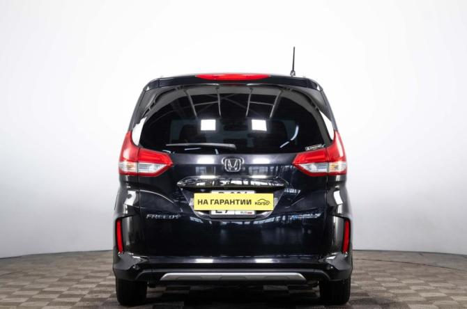 Honda Freed II Рестайлинг с пробегом 2022 года, цена 2 449 000 рублей, 42563 км, компактвэн, Автокод Объявления