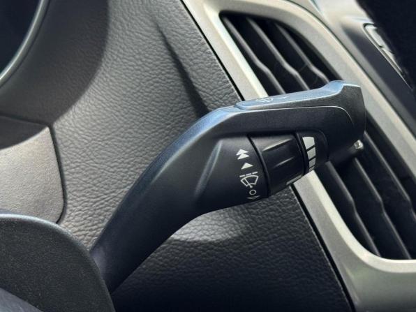 Ford Focus III с пробегом 2012 года, цена 999 000 рублей, 234331 км, седан, Автокод Объявления