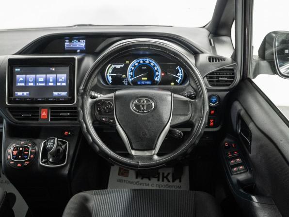 Toyota Noah III (R80) с пробегом 2015 года, цена 1 700 000 рублей, 207169 км, минивэн, Автокод Объявления