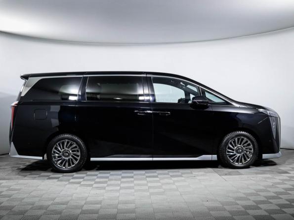 GAC M8 с пробегом 2024 года, цена 4 370 000 рублей, 31960 км, минивэн, Автокод Объявления