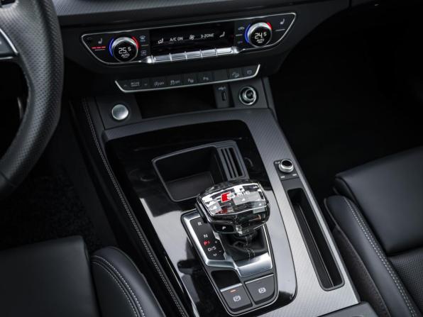 Audi Q5 II (FY) Рестайлинг с пробегом 2024 года, цена 5 599 000 рублей, 8681 км, внедорожник, Автокод Объявления