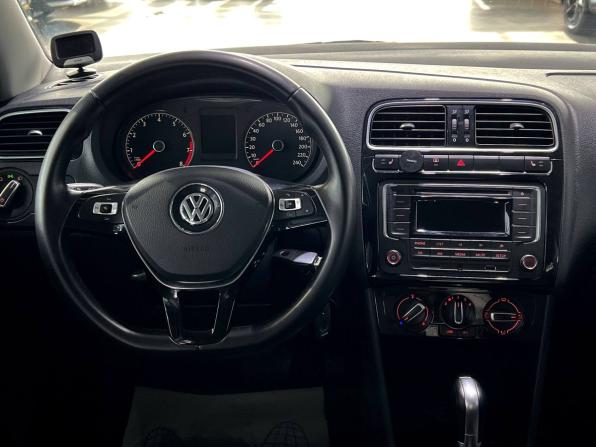Volkswagen Polo V Рестайлинг с пробегом 2017 года, цена 1 290 000 рублей, 141470 км, седан, Автокод Объявления