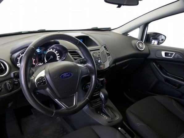 Ford Fiesta Mk6 Рестайлинг с пробегом 2018 года, цена 980 000 рублей, 87352 км, хэтчбек, Автокод Объявления