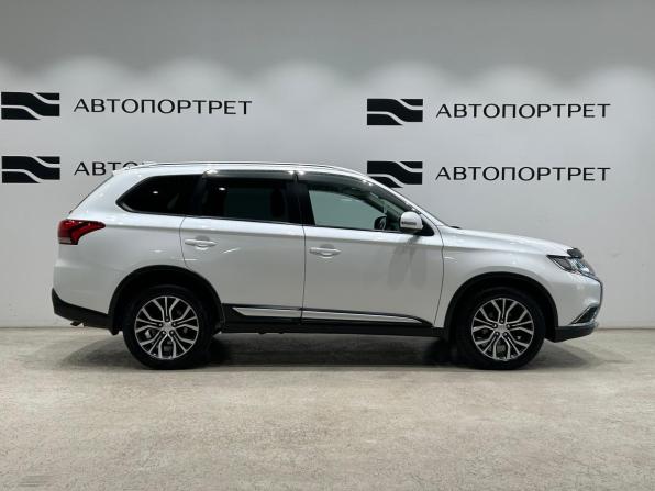 Mitsubishi Outlander III Рестайлинг 3 с пробегом 2018 года, цена 1 399 000 рублей, 218369 км, внедорожник, Автокод Объявления