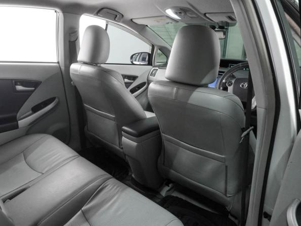 Toyota Prius III (XW30) с пробегом 2010 года, цена 919 000 рублей, 240313 км, лифтбек, Автокод Объявления