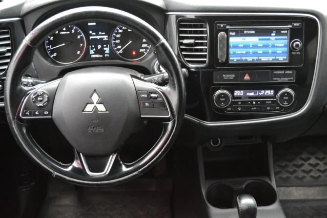 Mitsubishi Outlander III Рестайлинг 2 с пробегом 2016 года, цена 1 700 000 рублей, 229189 км, внедорожник, Автокод Объявления