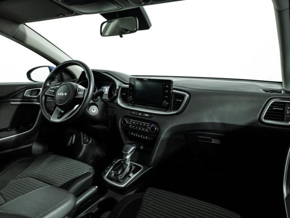 Kia Ceed III Рестайлинг с пробегом 2022 года, цена 2 237 980 рублей, 24583 км, хэтчбек, Автокод Объявления