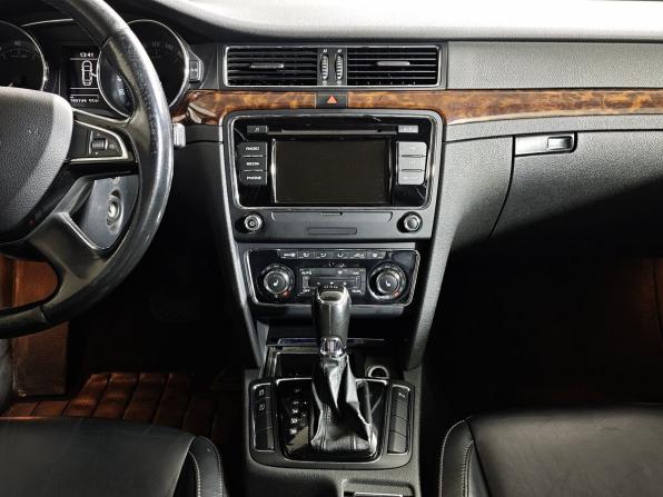 Skoda Superb II Рестайлинг с пробегом 2014 года, цена 915 000 рублей, 289748 км, лифтбек, Автокод Объявления