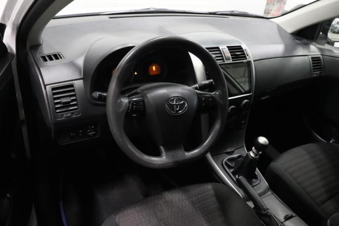 Toyota Corolla X (E140 E150) Рестайлинг с пробегом 2013 года, цена 1 100 000 рублей, 179800 км, седан, Автокод Объявления