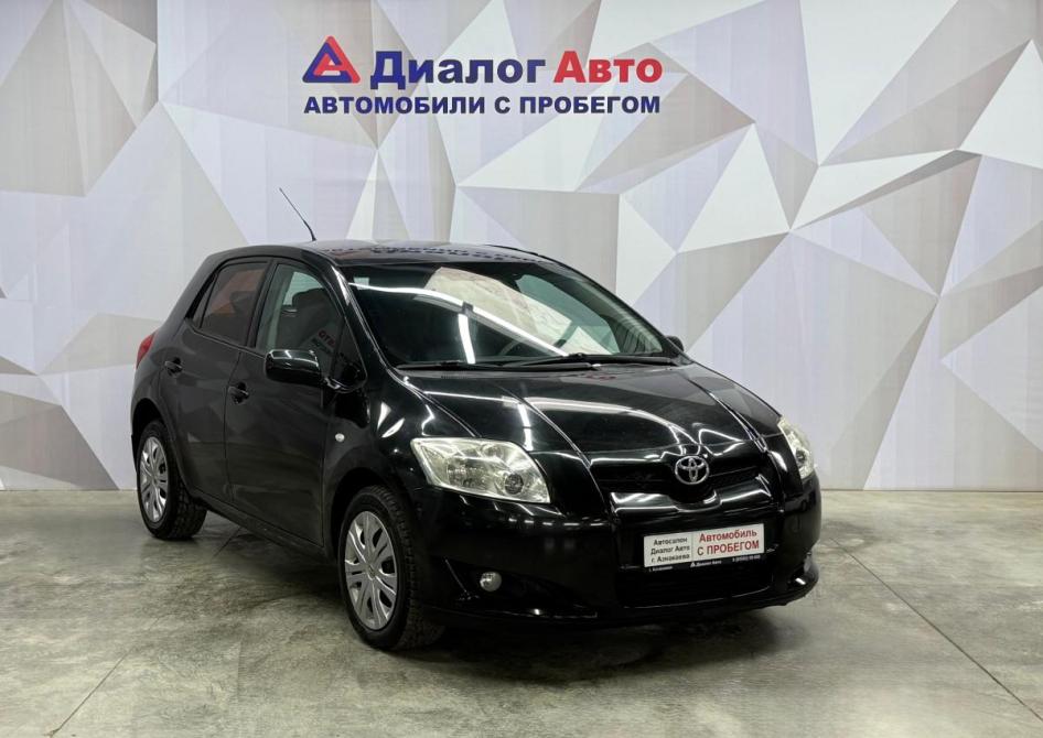 Toyota Auris I Азнакаево  - изображение 3