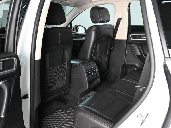 Volkswagen Touareg II Рестайлинг с пробегом 2017 года, цена 3 719 000 рублей, 86356 км, внедорожник, Автокод Объявления