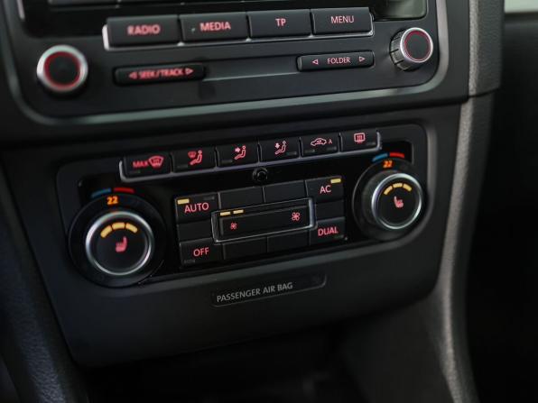 Volkswagen Golf VI с пробегом 2011 года, цена 809 000 рублей, 220820 км, хэтчбек, Автокод Объявления