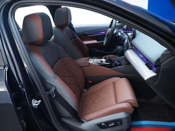 BMW 5 серии VIII (G60/G61/G68) с пробегом 2024 года, цена 7 770 000 рублей, 5150 км, седан, Автокод Объявления
