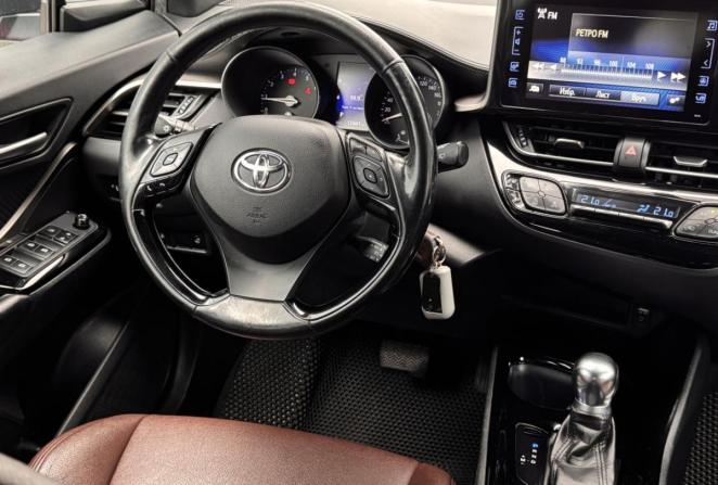 Toyota C-HR I с пробегом 2018 года, цена 2 150 000 рублей, 135661 км, внедорожник, Автокод Объявления