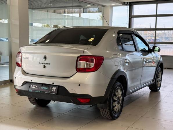 Renault Logan II Рестайлинг с пробегом 2018 года, цена 785 000 рублей, 253252 км, седан, Автокод Объявления