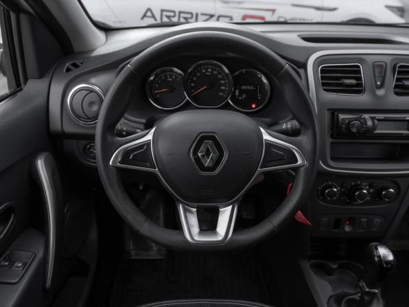 Renault Logan II Рестайлинг с пробегом 2021 года, цена 950 000 рублей, 89260 км, седан, Автокод Объявления