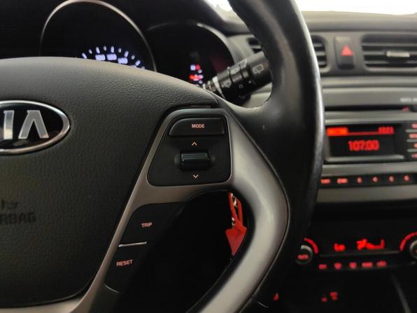 Kia Rio III Рестайлинг с пробегом 2016 года, цена 835 000 рублей, 100350 км, хэтчбек, Автокод Объявления