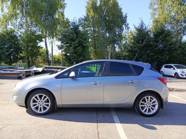 Opel Astra J с пробегом 2010 года, цена 580 000 рублей, 232146 км, хэтчбек, Автокод Объявления