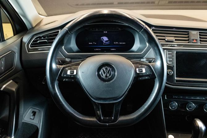 Volkswagen Tiguan II с пробегом 2016 года, цена 2 400 000 рублей, 134084 км, внедорожник, Автокод Объявления