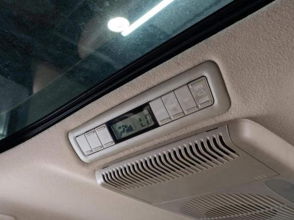 Toyota Alphard I Рестайлинг с пробегом 2007 года, цена 2 100 000 рублей, 202057 км, минивэн, Автокод Объявления