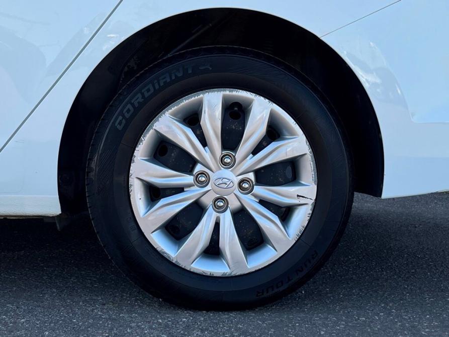 Hyundai Solaris II Санкт-Петербург  - изображение 24