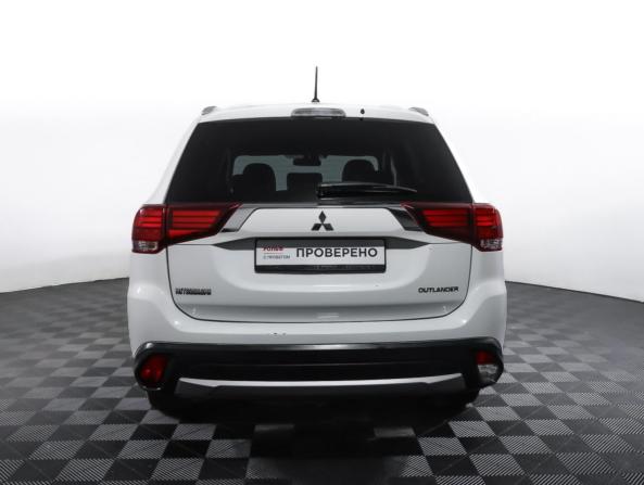 Mitsubishi Outlander III Рестайлинг 2 с пробегом 2015 года, цена 1 843 000 рублей, 75600 км, внедорожник, Автокод Объявления