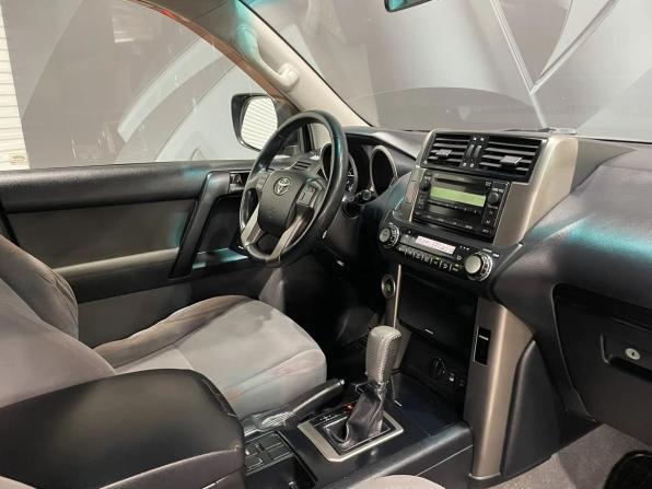 Toyota Land Cruiser Prado 150 Series с пробегом 2011 года, цена 2 470 000 рублей, 235957 км, внедорожник, Автокод Объявления
