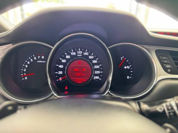 Kia Ceed II Рестайлинг с пробегом 2017 года, цена 1 365 000 рублей, 122742 км, универсал, Автокод Объявления