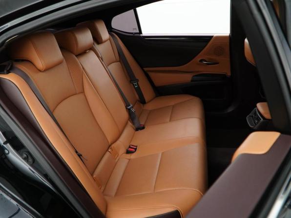 Lexus ES VII Рестайлинг с пробегом 2021 года, цена 4 618 888 рублей, 71562 км, седан, Автокод Объявления