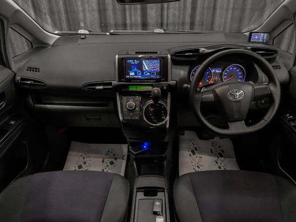 Toyota Wish II Рестайлинг с пробегом 2015 года, цена 1 490 000 рублей, 139000 км, минивэн, Автокод Объявления
