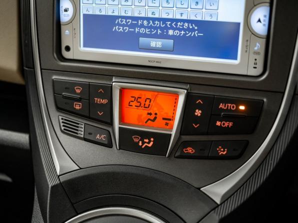 Toyota Ractis II с пробегом 2013 года, цена 1 150 000 рублей, 29192 км, хэтчбек, Автокод Объявления