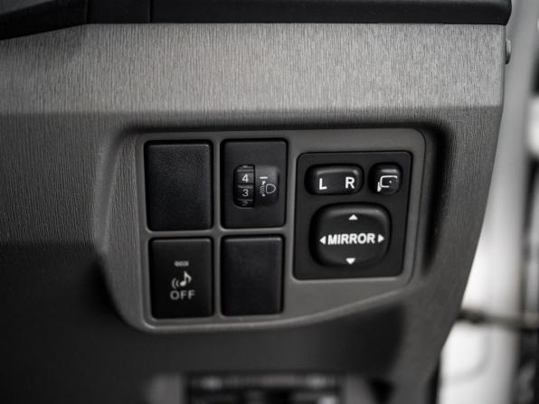 Toyota Prius III (XW30) с пробегом 2010 года, цена 1 170 500 рублей, 168000 км, лифтбек, Автокод Объявления