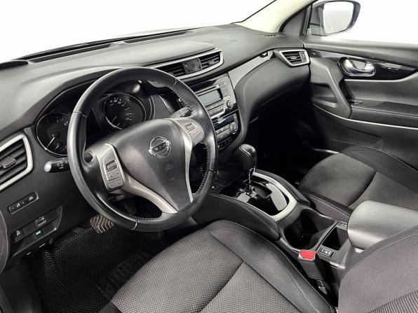 Nissan Qashqai II с пробегом 2017 года, цена 1 890 000 рублей, 71781 км, внедорожник, Автокод Объявления