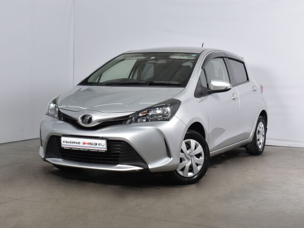 Toyota Vitz 2015