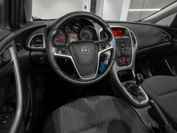 Opel Astra J с пробегом 2011 года, цена 545 000 рублей, 280404 км, хэтчбек, Автокод Объявления