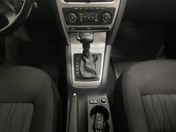 Skoda Octavia II (A5) Рестайлинг с пробегом 2012 года, цена 780 000 рублей, 175329 км, лифтбек, Автокод Объявления