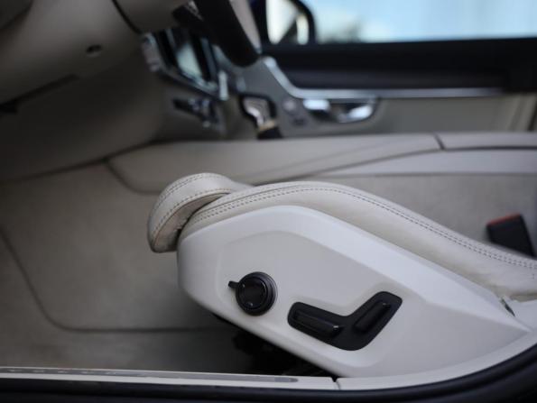 Volvo V90 Cross Country I с пробегом 2017 года, цена 3 206 000 рублей, 137989 км, универсал, Автокод Объявления