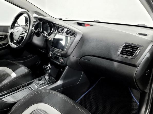 Kia Ceed II Рестайлинг с пробегом 2017 года, цена 1 360 000 рублей, 121628 км, хэтчбек, Автокод Объявления