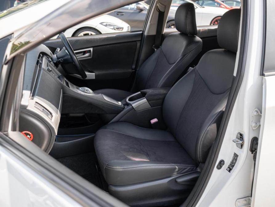Toyota Prius III Рестайлинг (XW30) Сочи  - изображение 8