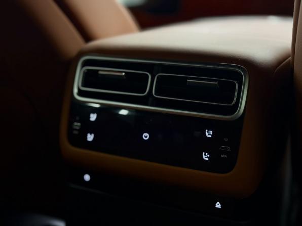Li Auto (Lixiang) L7 I Рестайлинг с пробегом 2024 года, цена 6 300 000 рублей, 58110 км, внедорожник, Автокод Объявления