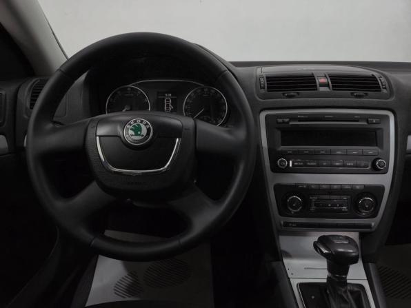 Skoda Octavia II (A5) Рестайлинг с пробегом 2013 года, цена 850 000 рублей, 160736 км, лифтбек, Автокод Объявления