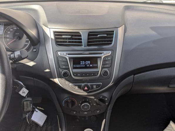 Hyundai Solaris I Рестайлинг с пробегом 2014 года, цена 1 035 000 рублей, 68865 км, хэтчбек, Автокод Объявления