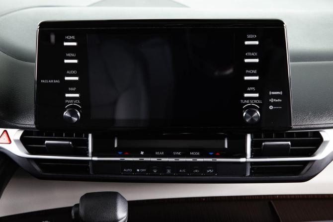 Toyota Sienna IV с пробегом 2021 года, цена 4 299 000 рублей, 5000 км, минивэн, Автокод Объявления