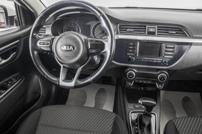 Kia Rio IV Рестайлинг с пробегом 2018 года, цена 1 549 000 рублей, 86000 км, хэтчбек, Автокод Объявления